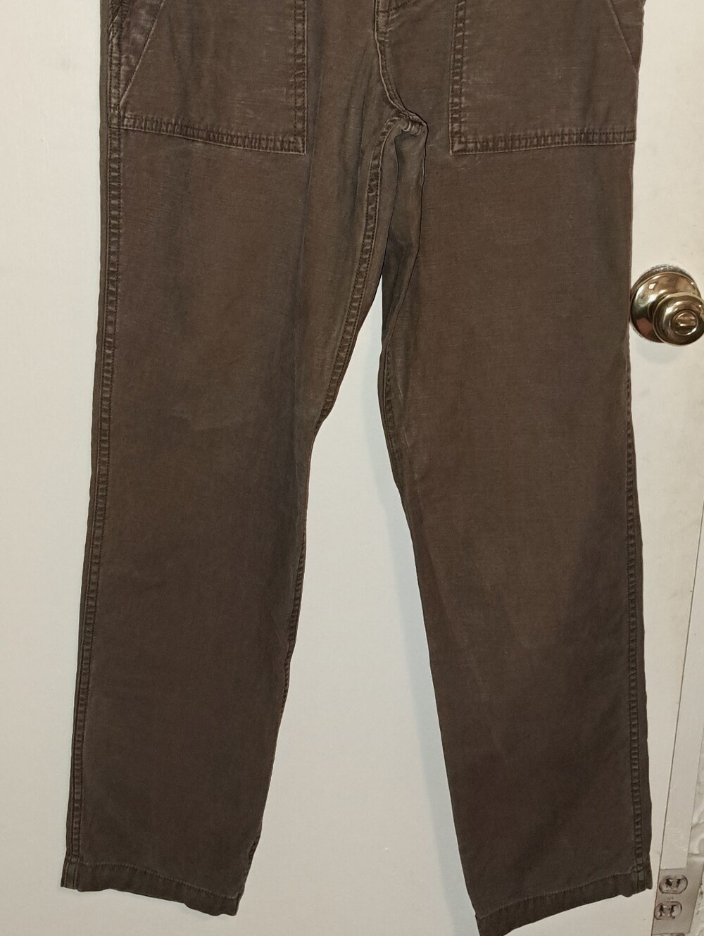 Imogene & Willie Cargo Pants in Olive Green - Picture 5 of 5